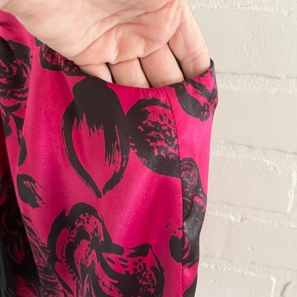 Vintage Y2K Tank top Satin Betsey Johnston Dark Romantic Roses print Red Black L - Picture 4 of 11